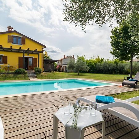 Villa Nada Buje Ngoại thất bức ảnh
