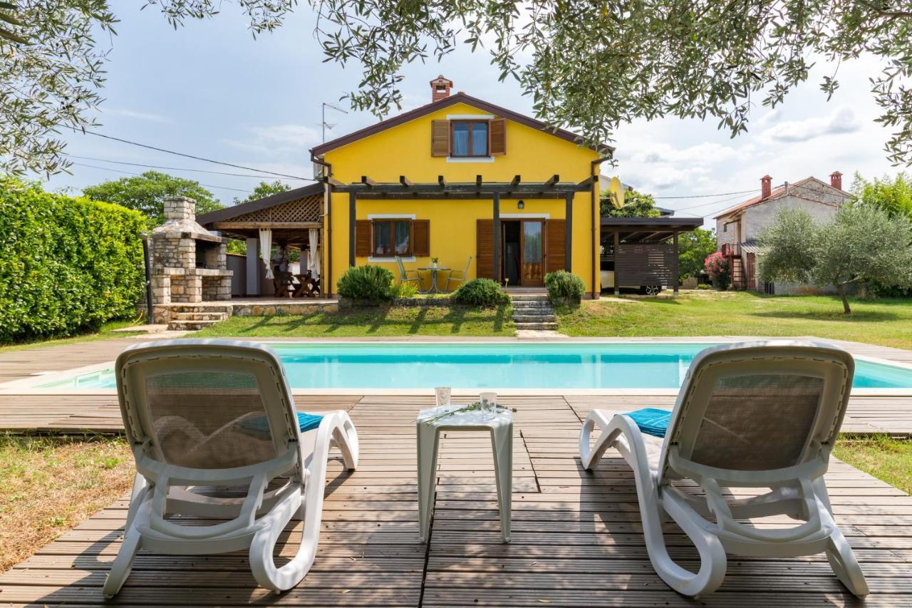 Villa Nada Buje Ngoại thất bức ảnh