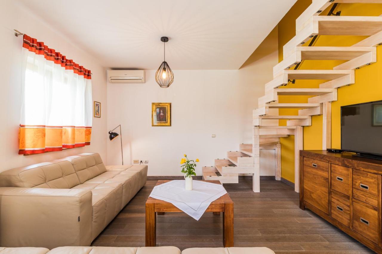 Villa Nada Buje Ngoại thất bức ảnh