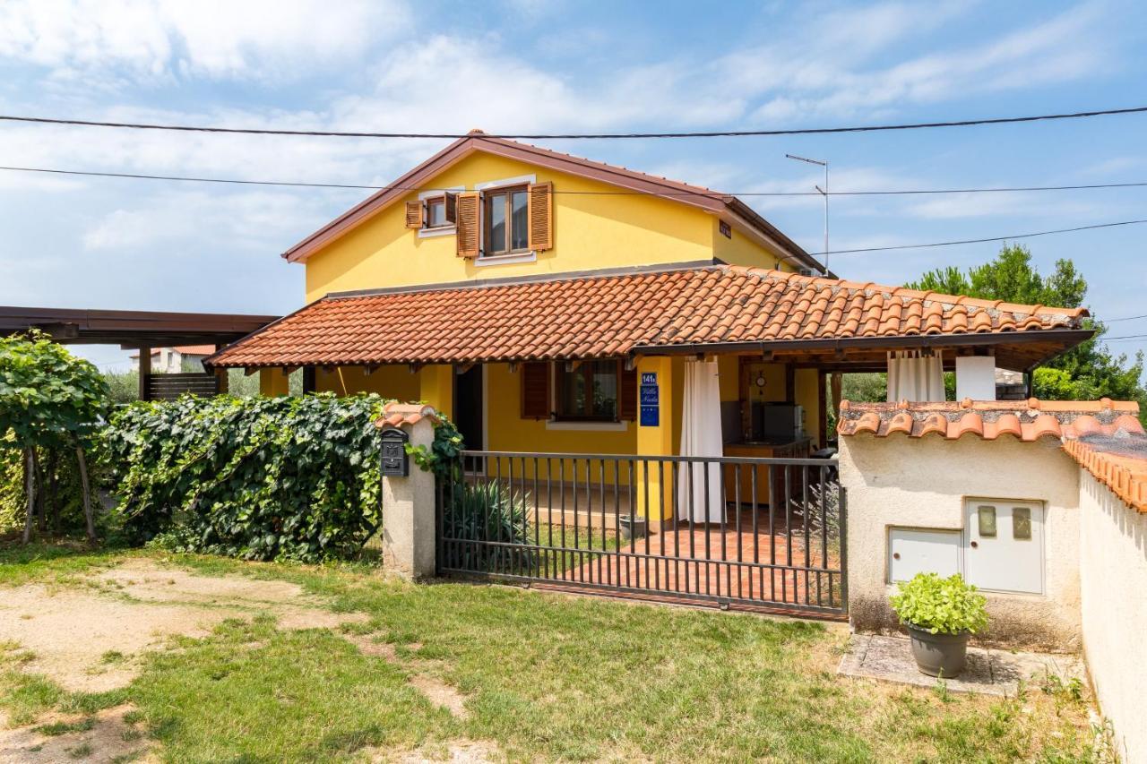 Villa Nada Buje Ngoại thất bức ảnh