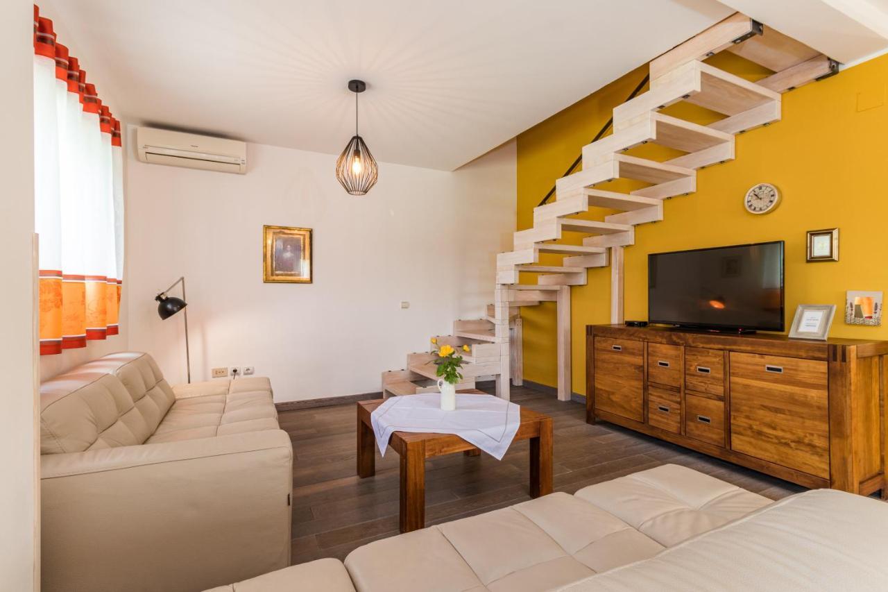 Villa Nada Buje Ngoại thất bức ảnh